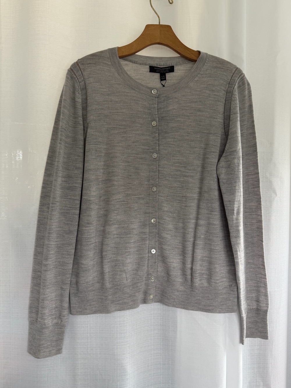 Banana Republic 100% Merino Wool Gray Cardigan Sweater Size L NWT